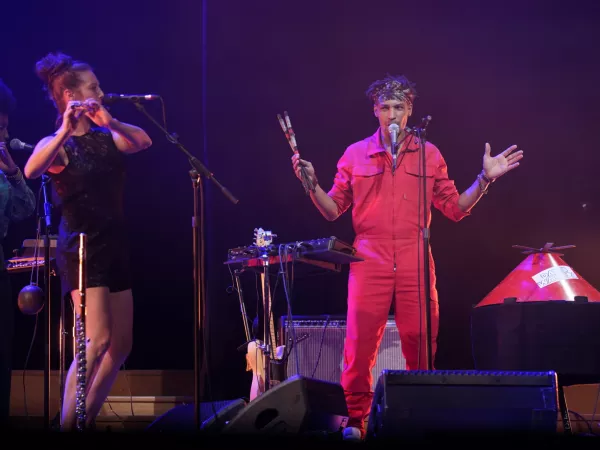 David Walters en duo avec Ludivine Issambourg, artistes sélectionnés par Fip lors du concert Nouvelle Scène de Radio France ​ © Christophe Abramowitz/Radio France