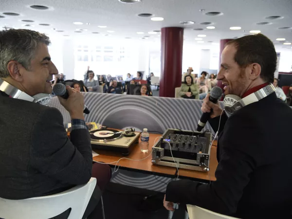 Pause vinyle avec Didier Varrod et Mathias Malzieu - crédit photo : RF/Christophe Abramowitz