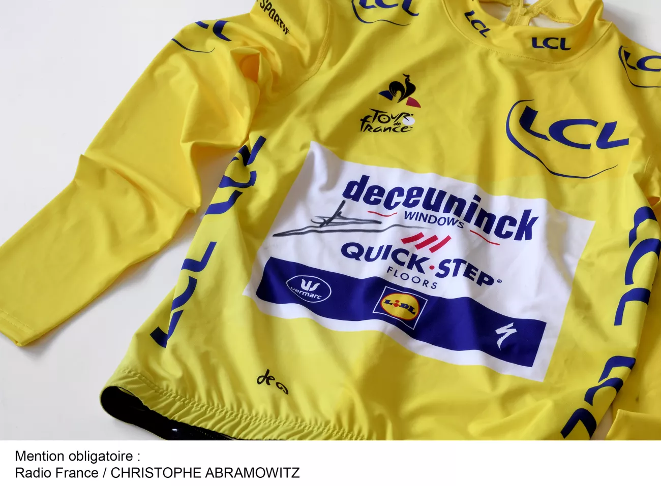 maillot jaune du cycliste Julian Alaphilippe