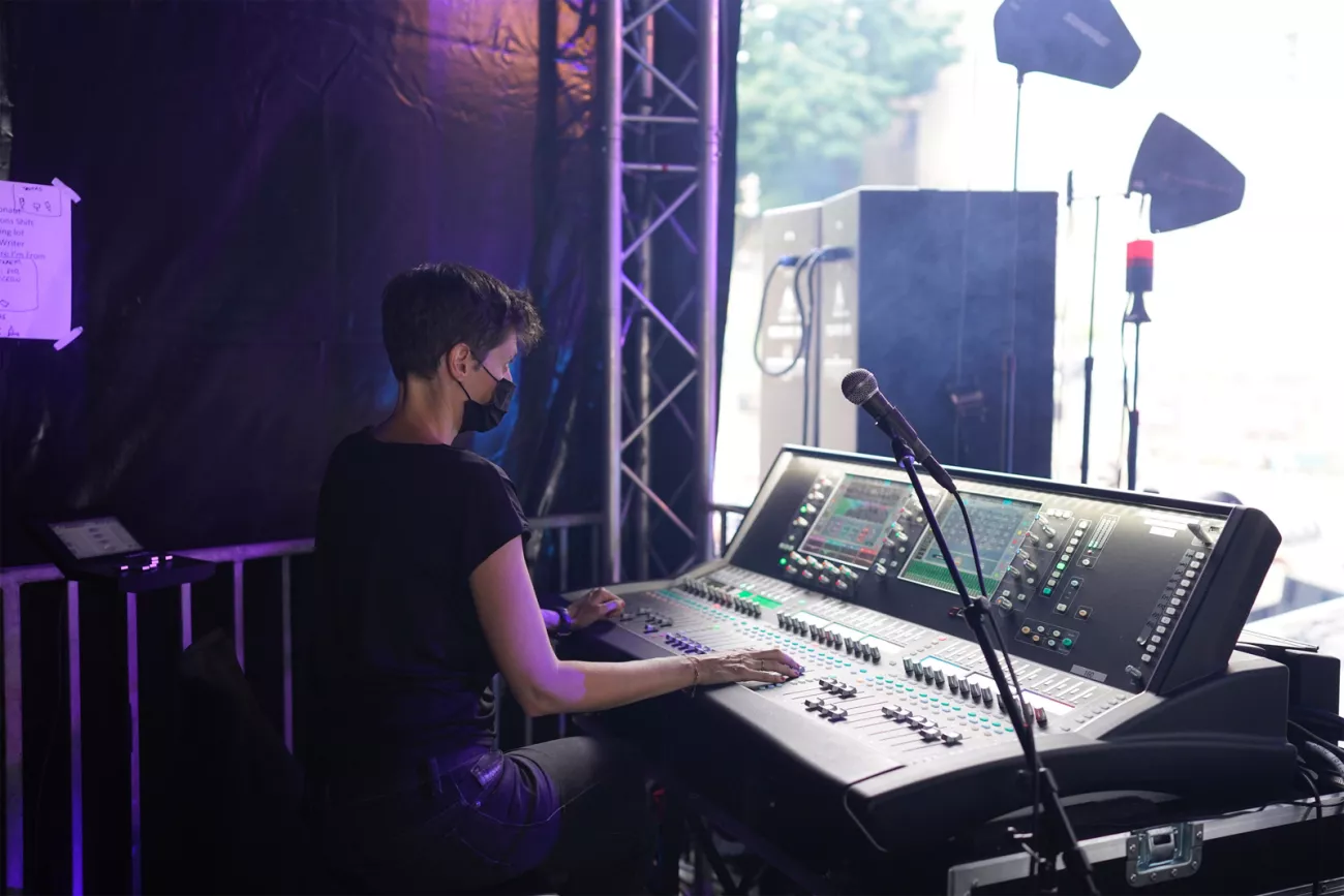 A la technique du concert Fip aux Arènes de Lutèce à l'occasion de la Fête de la Musique 2021