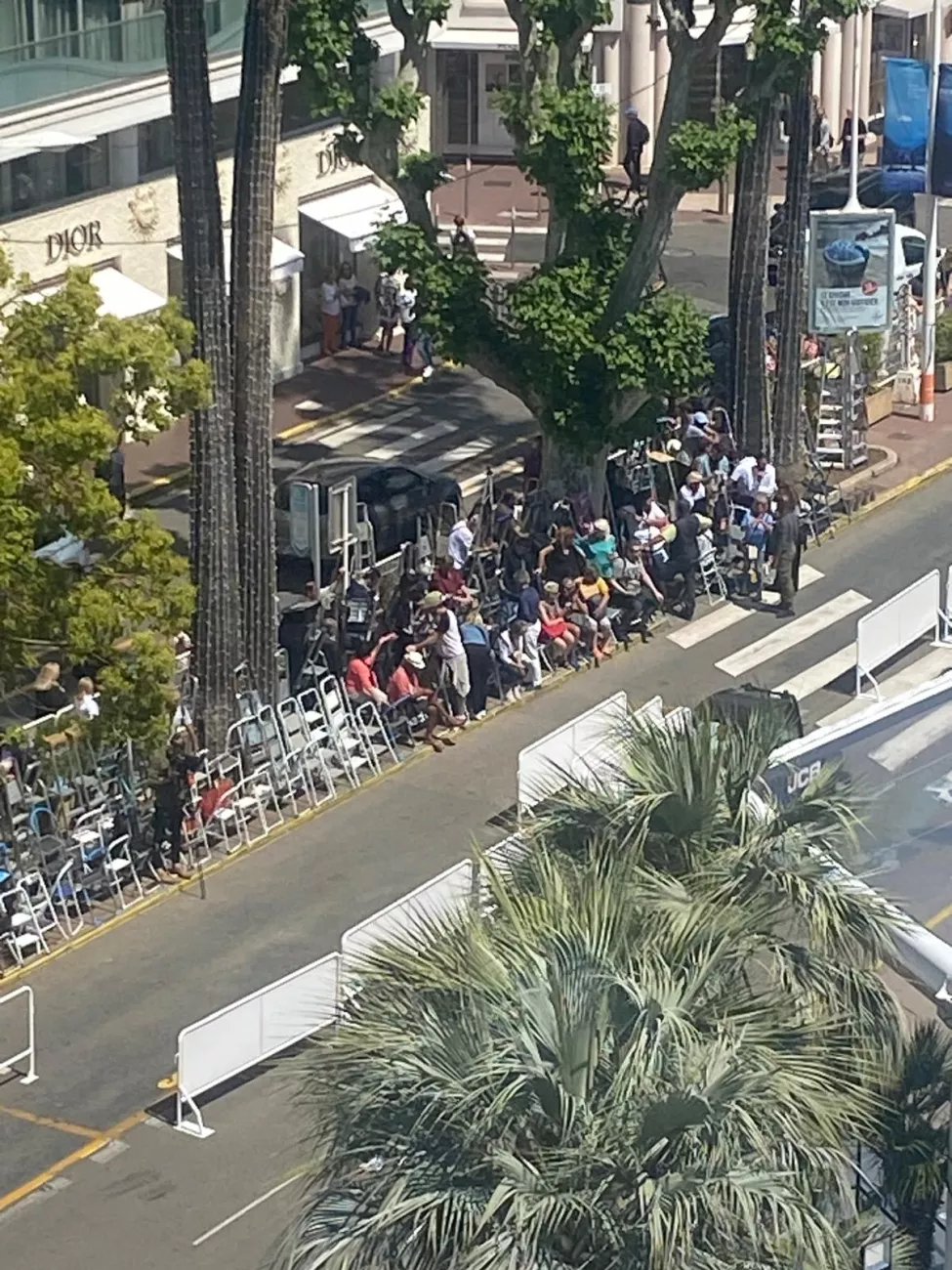 Les escabeaux déjà en place lundi 13 mai 2024