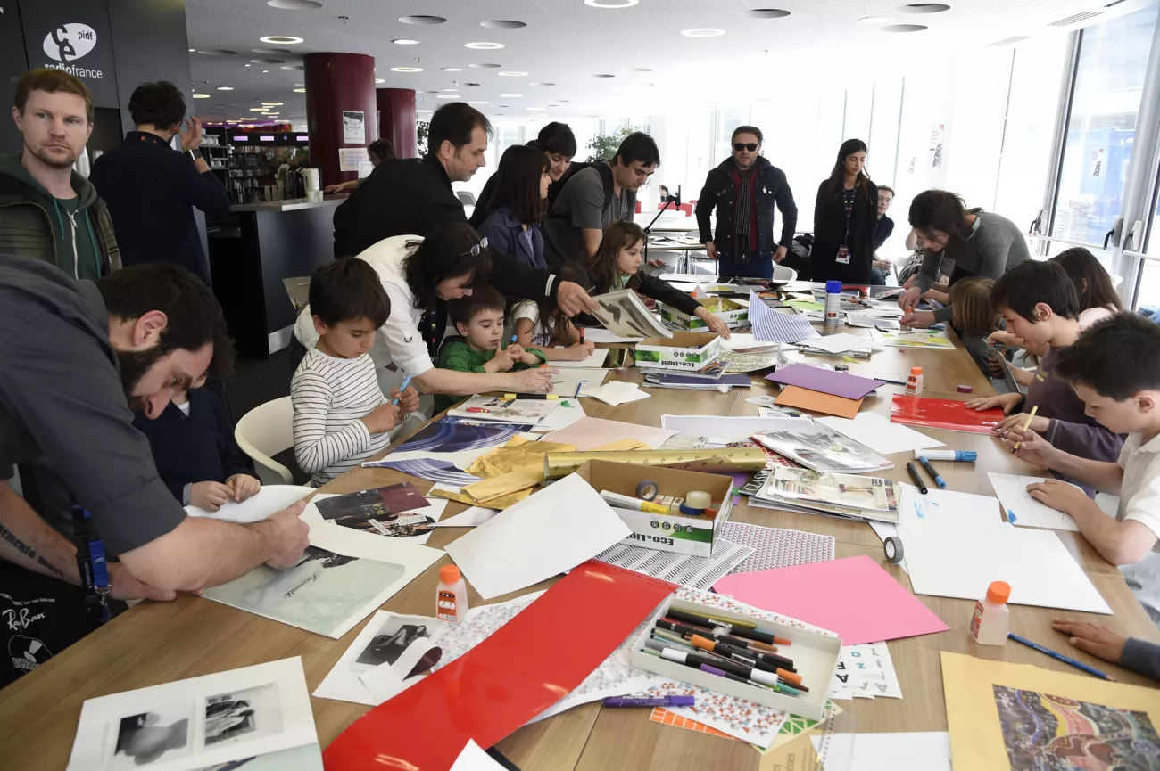 Atelier de création de pochette vinyle  - crédit photo : RF/Christophe Abramowitz