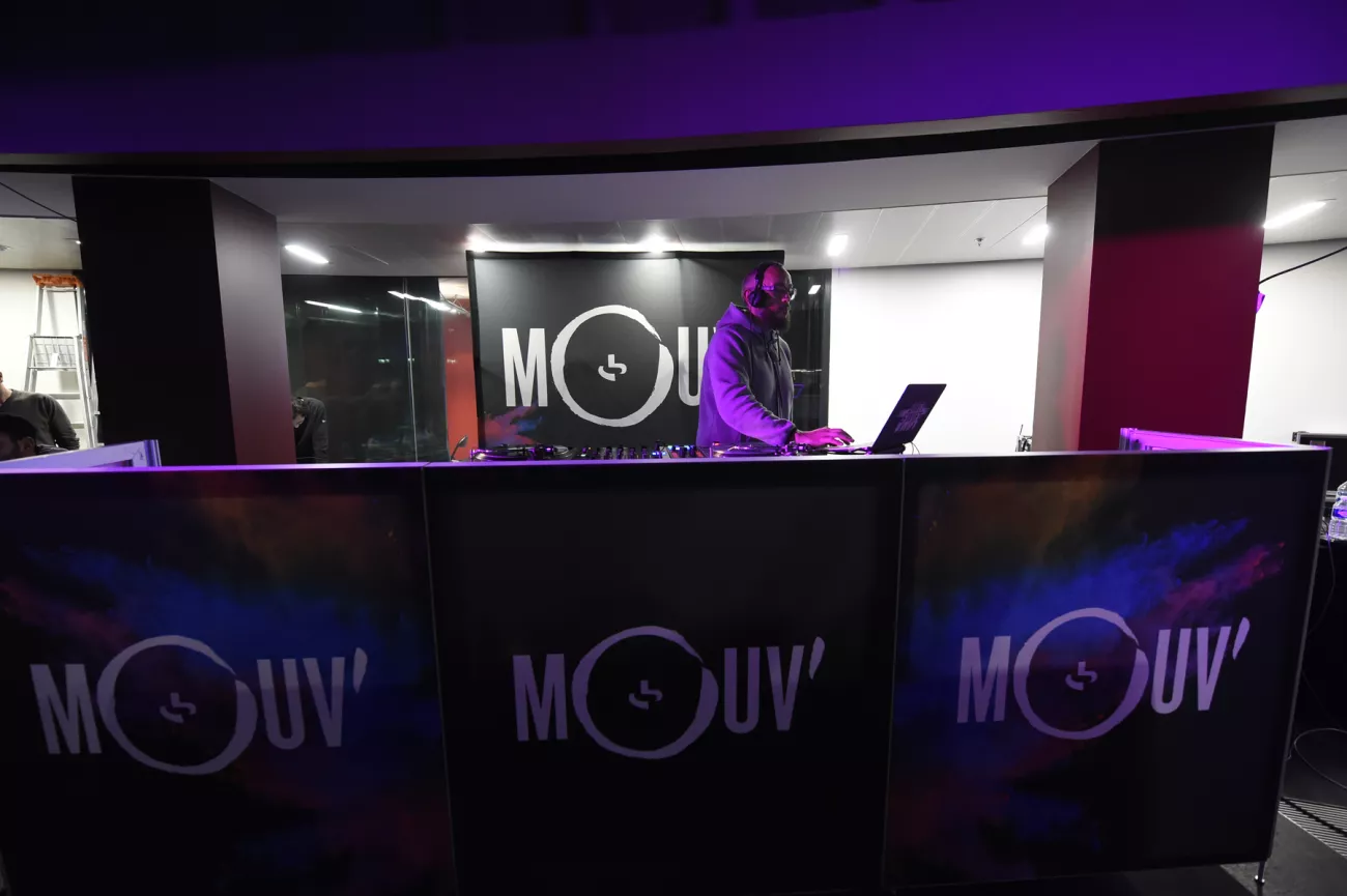 Et pour terminer la soirée un DJ Set party sur Mouv'  - crédit photo : RF/Christophe Abramowitz